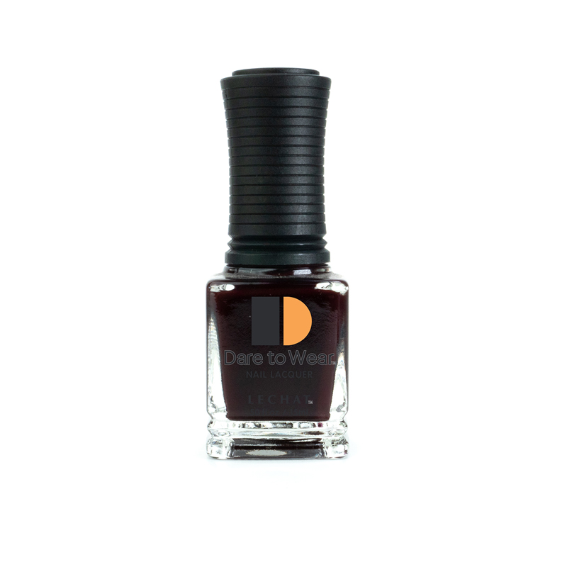 Dare to wear Nail Lacquer Wine and Unwind
