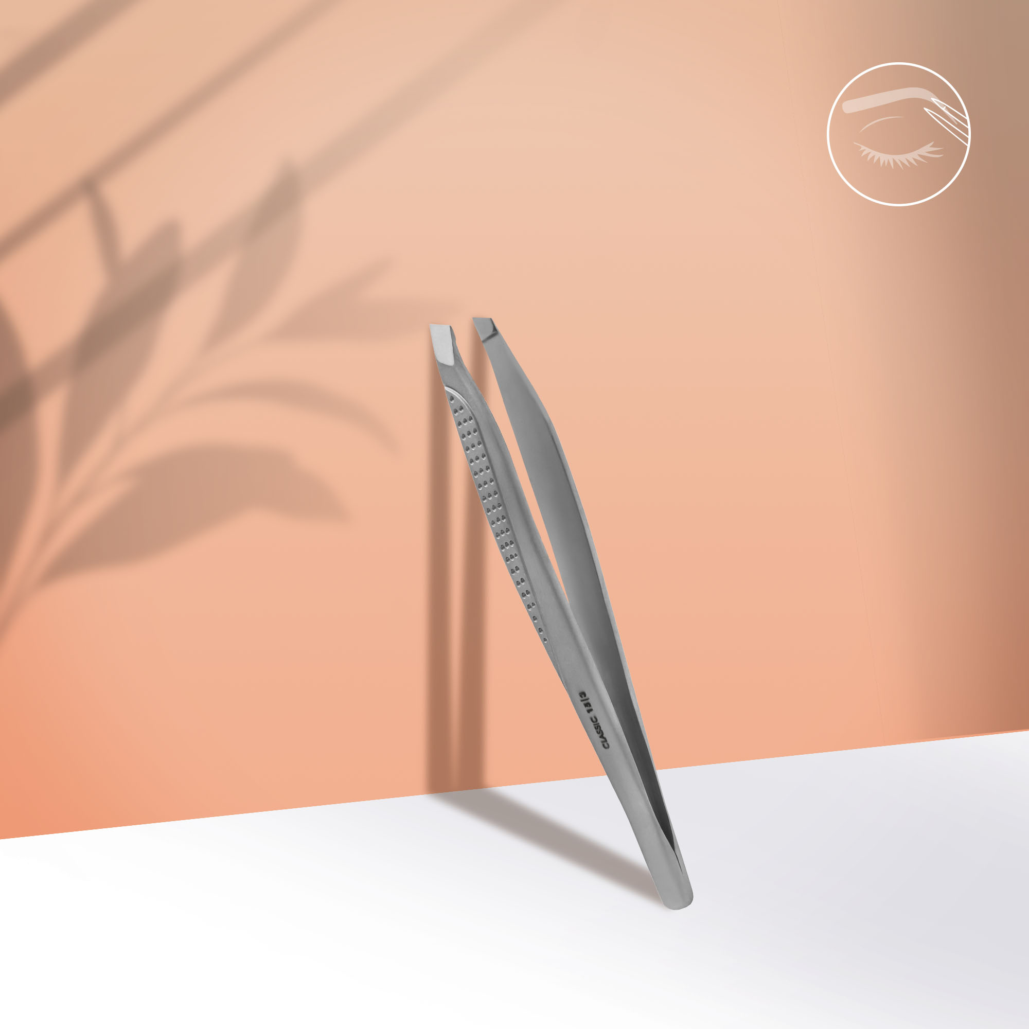 Eyebrow tweezers CLASSIC 15 TYPE 3 TC-15/3
