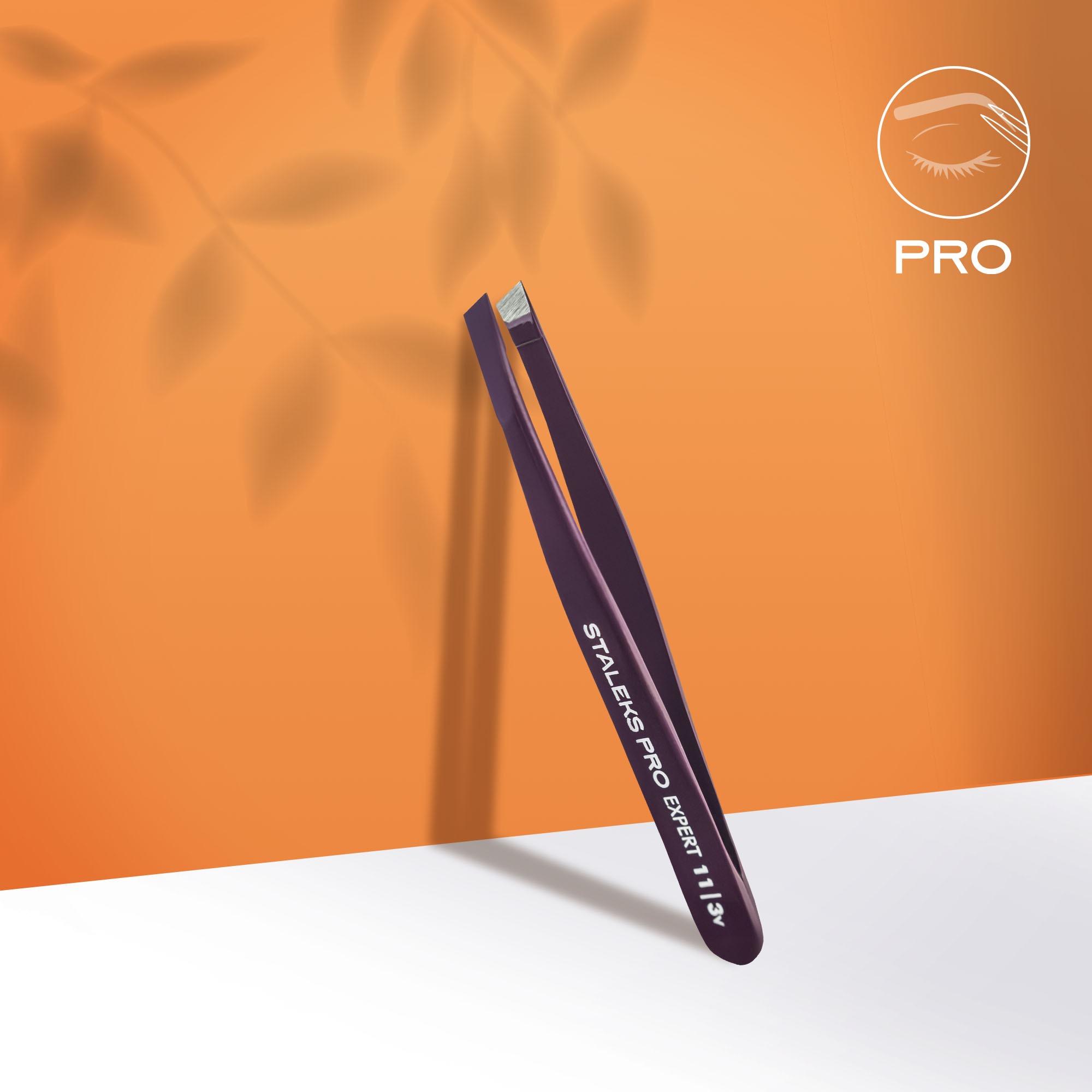 Eyebrow tweezers EXPERT 11 TYPE 3v (wide slant), violet TE-11/3v