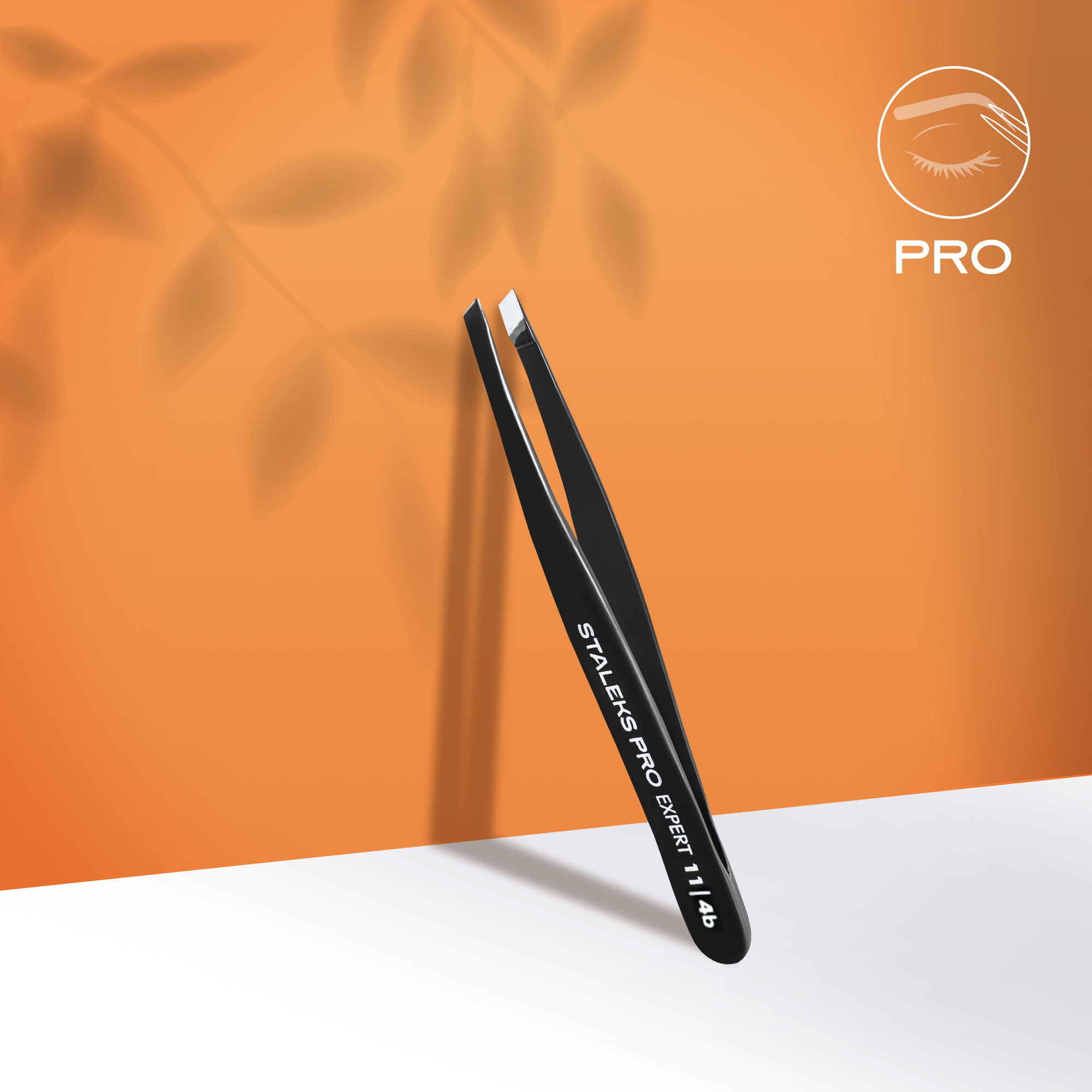 Eyebrow tweezers EXPERT 11 TYPE 4b (narrow slant), black TE-11/4b