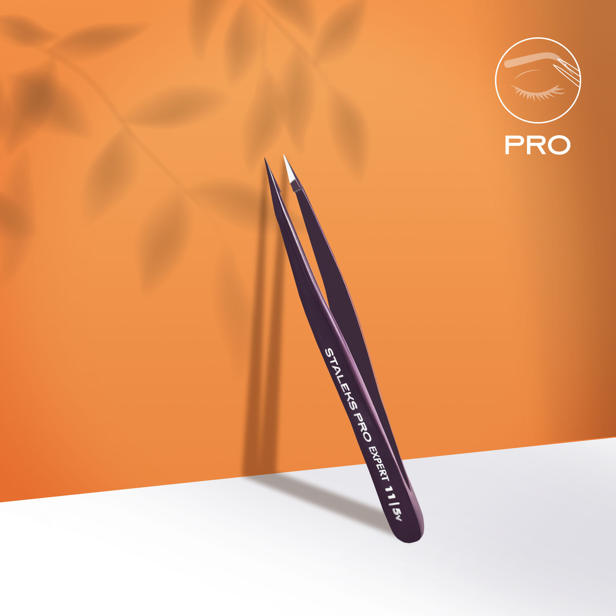 Eyebrow tweezers EXPERT 11 TYPE 5Eyebrow tweezers EXPERT 11 TYPE 5v (point), violet TE-11/5v